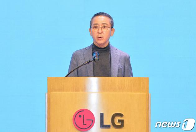 권영수 LG에너지솔루션 부회장이 24일 열린 정기주주총회에서 인사말을 하고 있다.(LG에너지솔루션 제공) ⓒ News1